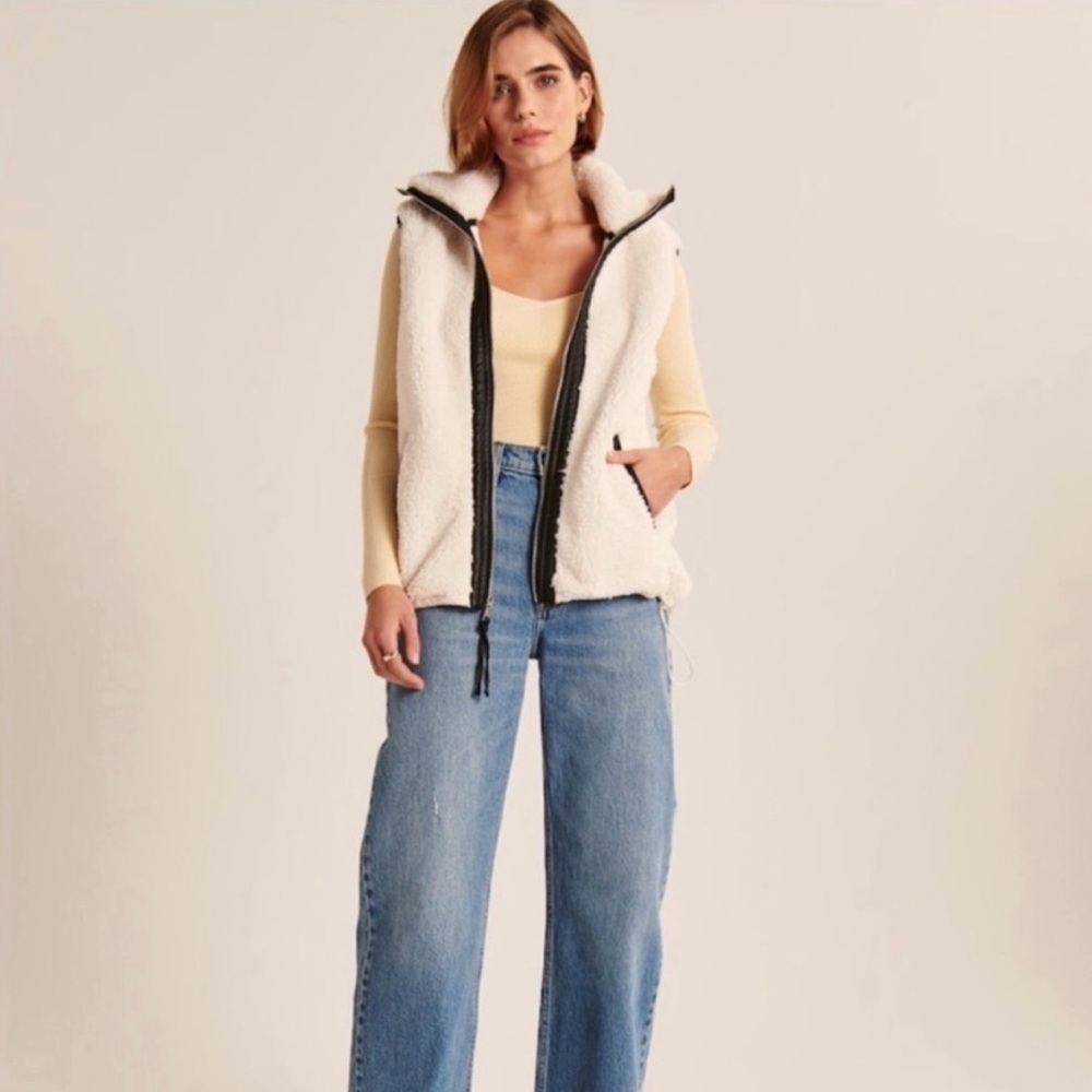 Abercrombie & Fitch Sherpa Vest with Faux Leather Trim in Cream & Black